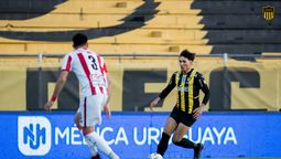 altText(Peñarol y River Plate juegan esta noche por US$ 2.000.000)}