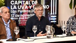 altText(Primera Fiesta de la Capital de la Uva y el Vino)}