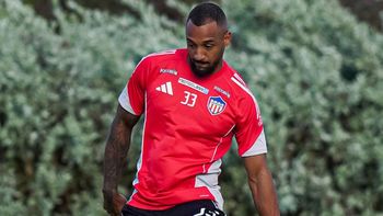 Lucas Monzón es el zaguero que quiere Aguirre para Peñarol.