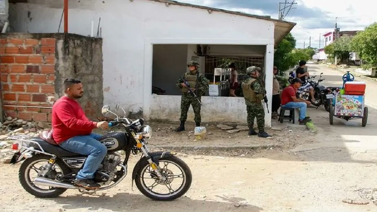 Despliegan tropas en la frontera.