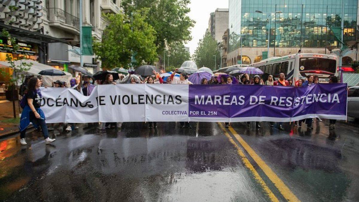 Pese a la lluvia miles de mujeres salieron a las calles contra la violencia