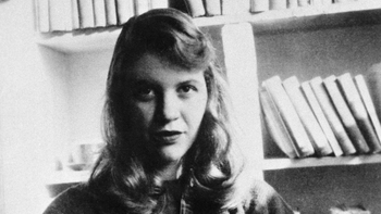 Duelen los versos de Sylvia Plath
