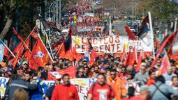 altText(El movimiento sindical termina 2021 con la perspectiva del referéndum)}