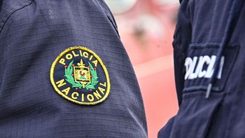 Asesinaron a balazos a un hombre en la Cruz de Carrasco; hallaron 13 casquillos en la escena