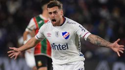 altText(Nacional goleó y va por Peñarol en la Anual)}