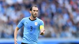 altText(Godín rechazó la propuesta de Bielsa para sumarse al cuerpo técnico de la Selección)}