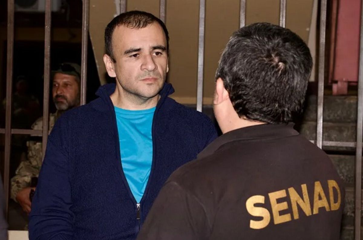Miguel Angel Insfrán y un agente de la Senad. 