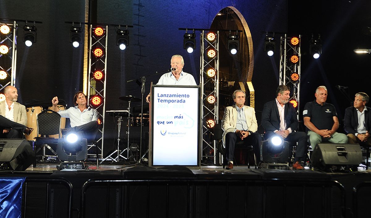 El intendente Moreira de Colonia en el lanzamiento de la temporada.