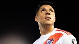 altText(Insólito: River juega con un jugador de campo en el arco y sin suplentes por el Covid)}