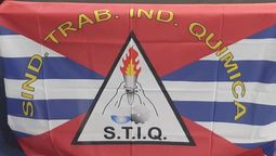 altText(La caravana sindical de la Industria Química crece y se acerca a Montevideo)}