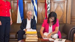 altText(Canciller entregó acuerdo Mercosur-Unión Europea al Parlamento)}