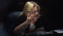 altText(Oposición defiende con uñas y dientes a la fiscal de Corte: 