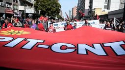 altText(Pit-Cnt rechaza proyecto de ley que permite cambiar el 1º de Mayo si cae domingo)}