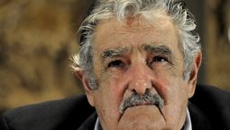 altText( Mujica: «El gobierno está enfermo de anunciatitis»)}