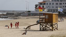 altText(Más de 50 rescates en dos días: el intenso trabajo de los guardavidas en Maldonado)}