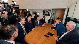 altText(Tras reunión con Orsi, dirigentes opositores discrepan con aprobar Ley de Lavado)}