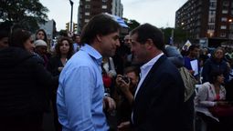 altText(Gobierno de coalición: Poniendo hormigas en el bollón)}