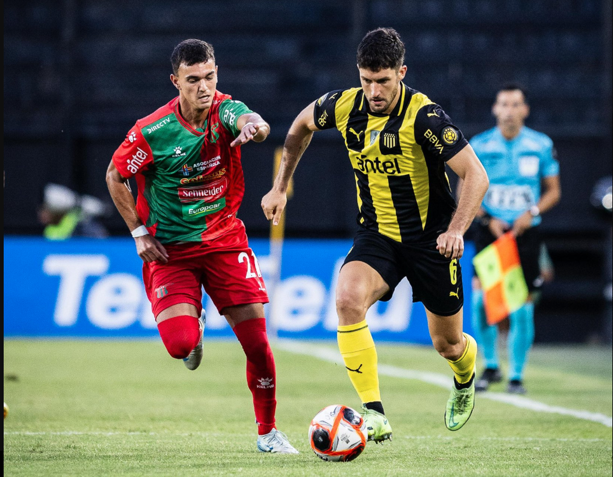 Peñarol y Boston River en el Campeón del Siglo.