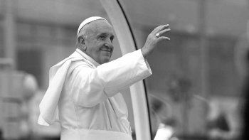 Presidente Orsi decretó duelo oficial por el sepelio del papa Francisco