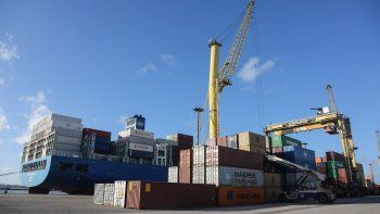 Terminal Cuenca del Plata: Entrada de camiones cerrada porque no tiene servicios mínimos