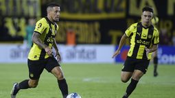 altText(Peñarol derrotó 3 a 0 a Rampla Juniors y sigue líder)}