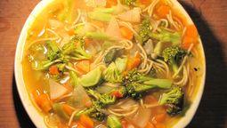 altText(Se publicó la lista de los alimentos más contaminados con pesticidas este 2026)}