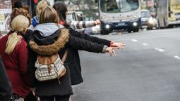 altText(Sin ómnibus: paro general del transporte se extiende hasta la noche de este jueves)}