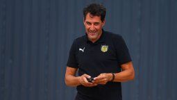 altText(Cambios en Peñarol: Se va Alayes del área deportiva y asumiría un ex Racing de Avellaneda)}