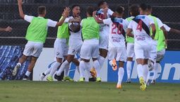 altText(Danubio le ganó a Nacional y sigue con vida en el descenso)}