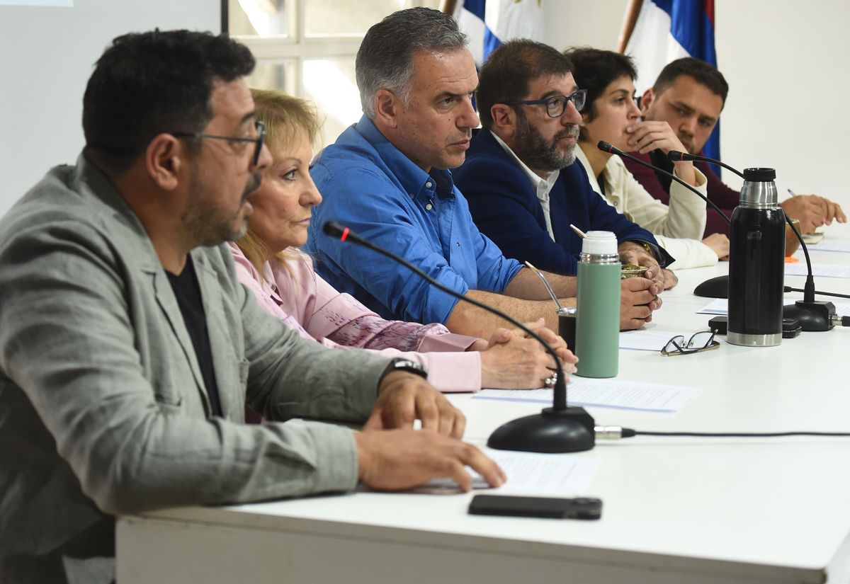 Frente Amplio advierte por maniobra sobre el final de campaña.