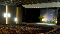 altText(La Junta Departamental de Montevideo rinde homenaje al Teatro El Galpón)}