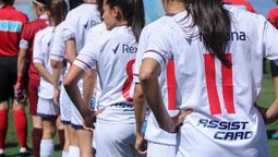 altText(Nacional campeón uruguayo de fútbol femenino)}
