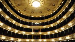 Se inaugura la nueva Temporada Lírica en la sala mayor del Teatro Solís. Foto: Santiago Mazzarovich / adHocFOTOS.