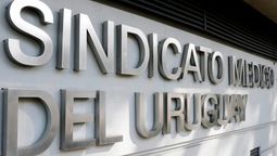 altText(Sindicatos médicos exhortan al gobierno a que «cumplan las normas y convenios vigentes»)}