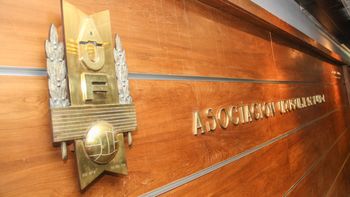 Peñarol denunció a la AUF ante el MEC por incumplimiento de estatutos