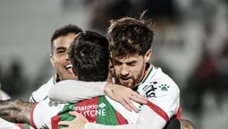 altText(Deportivo Maldonado derrotó con claridad a Danubio y es único escolta)}