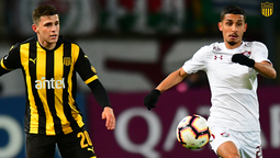 altText(Fluminense le ganó con luz a Peñarol en el Campeón del Siglo)}