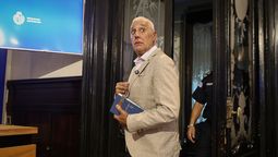 altText(La oposición apunta contra el ministro Carlos Negro: acordaron interpelación)}