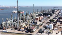 altText(Ancap toma medidas para no cerrar la refinería de La Teja por el agua)}