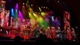 altText(La Nueva Milonga derrochó murga sobre el Teatro de Verano)}