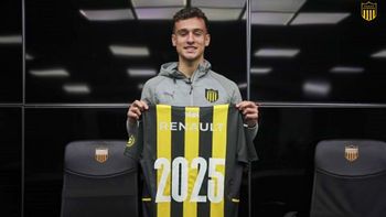 Nicolás Rossi renovó contrato con Peñarol hasta 2025
