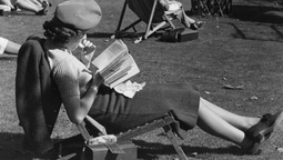 altText(Sale a la calle Brujas, la biblioteca feminista canaria)}