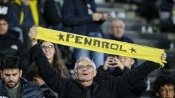 altText(Peñarol en busca del triunfo clásico número 200)}