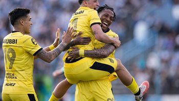 Peñarol ganó en el Tróccoli y Aguerre lo salvó en la última