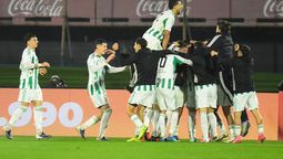 altText(Clausura: histórico triunfo de Racing; Peñarol líder y dos equipos que cambian de DT)}