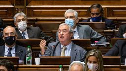 altText(Los ministros Heber y Bustillo van este lunes al Parlamento por pasaporte)}