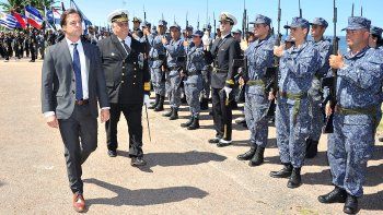 Lacalle Pou y el excomandante de la Armada Jorge Wilson