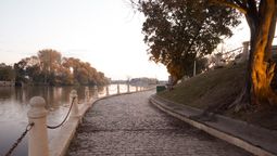 altText(Autoridades y empresarios delinean acciones para potenciar el turismo en Carmelo)}