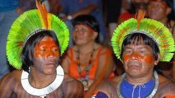 altText(Indígenas se expresan contra el gobierno de Bolsonaro)}