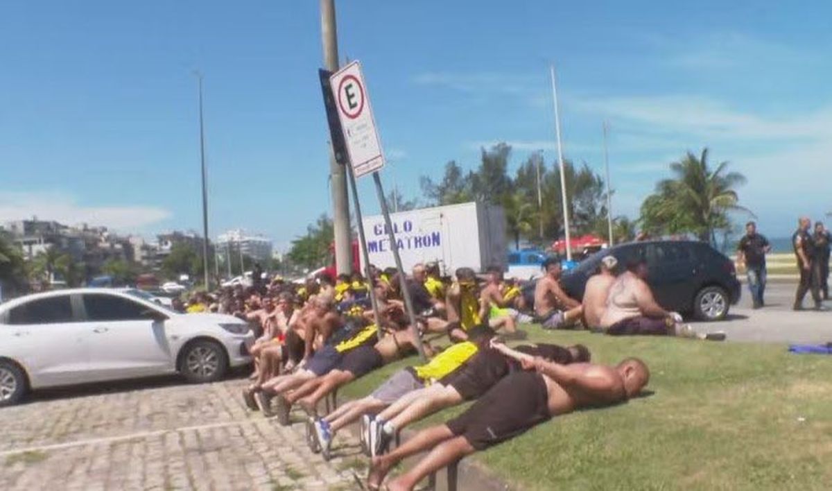 Hinchas de Peñarol detenidos este mediodía en Río de Janeiro tras los incidentes con integrantes de tres barras cariocas.